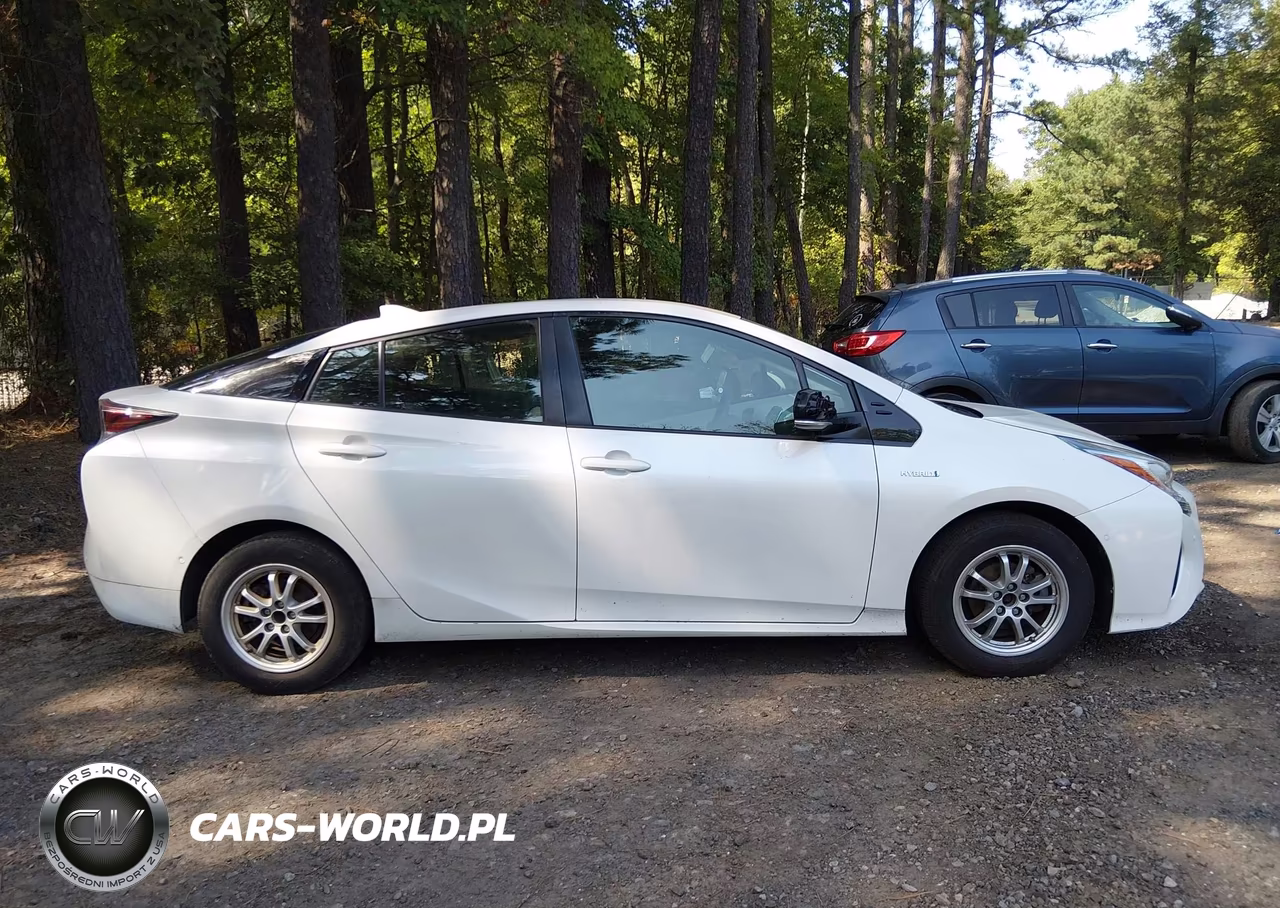 2017 Toyota Prius Two VIN:JTDKBRFU7H3048493 - 13