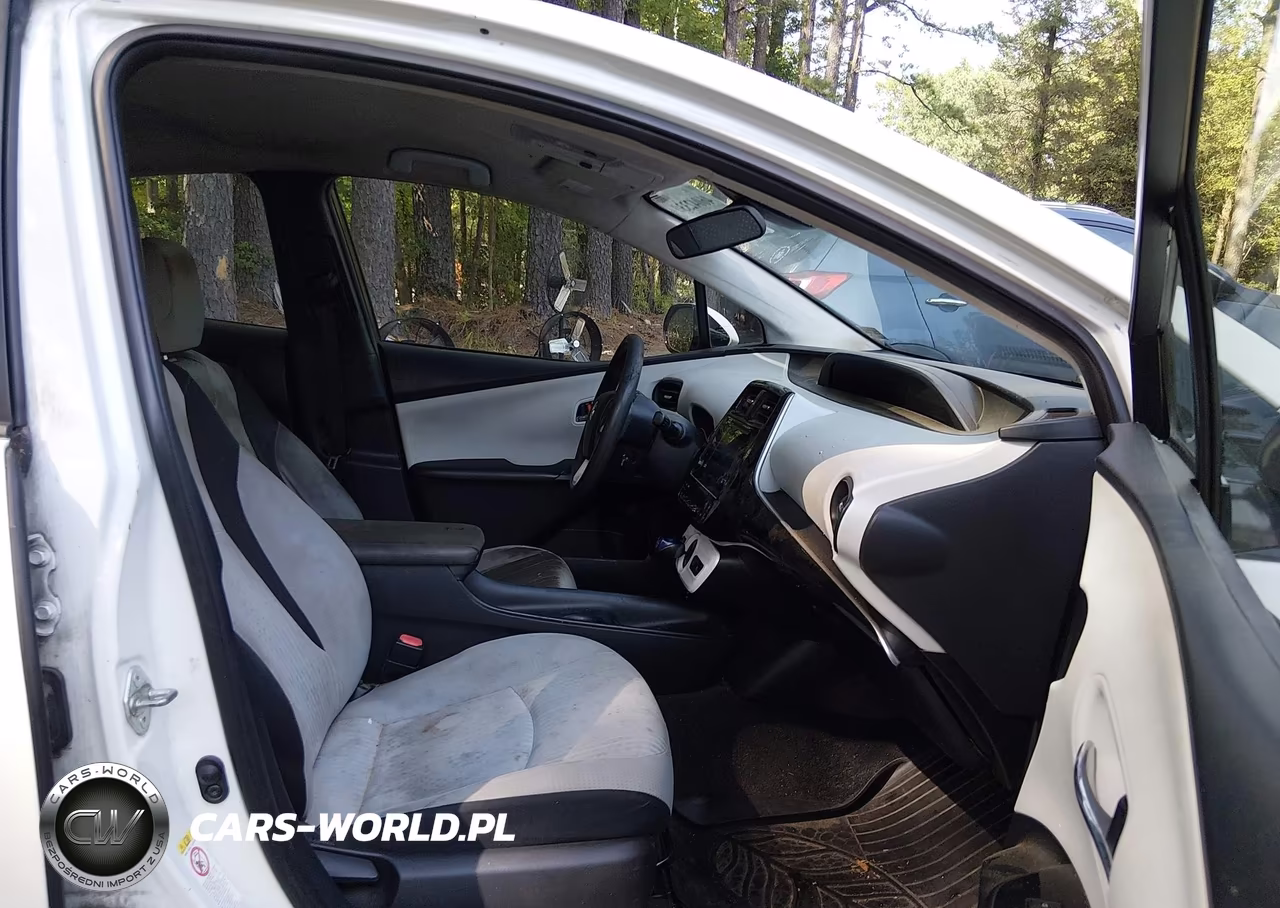 2017 Toyota Prius Two VIN:JTDKBRFU7H3048493 - 5