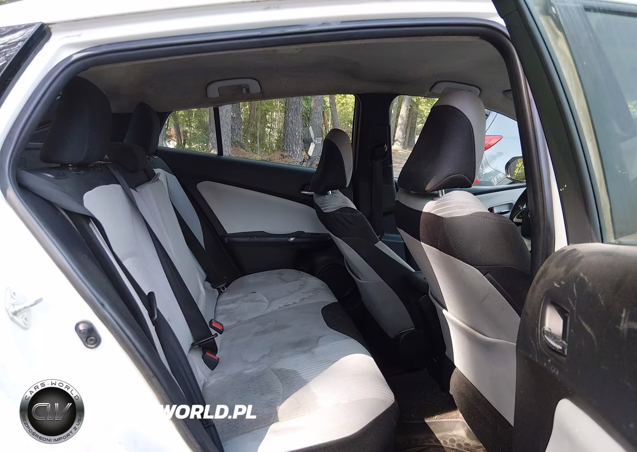 2017 Toyota Prius Two VIN:JTDKBRFU7H3048493 - 8
