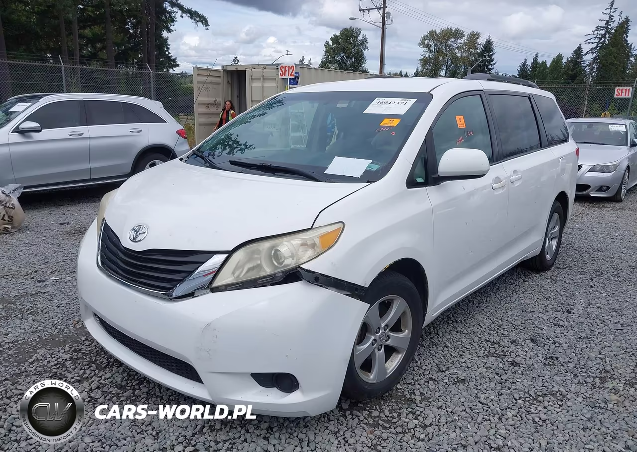 2014 Toyota Sienna Le V6 8 Passenger VIN:5TDKK3DC0ES474205 - 2
