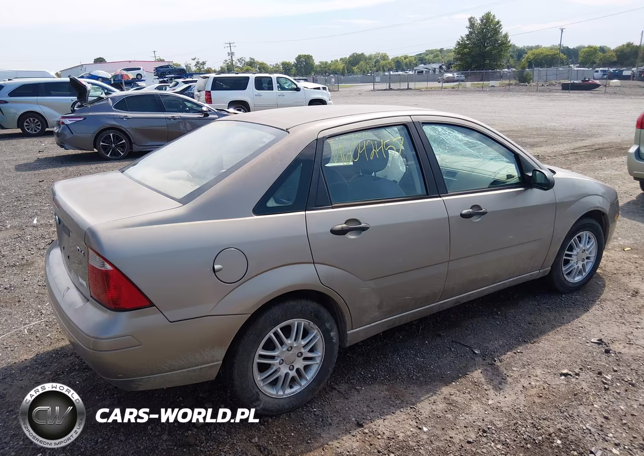 2005 Ford Focus Zx4 VIN:1FAHP34N55W233145 - 4