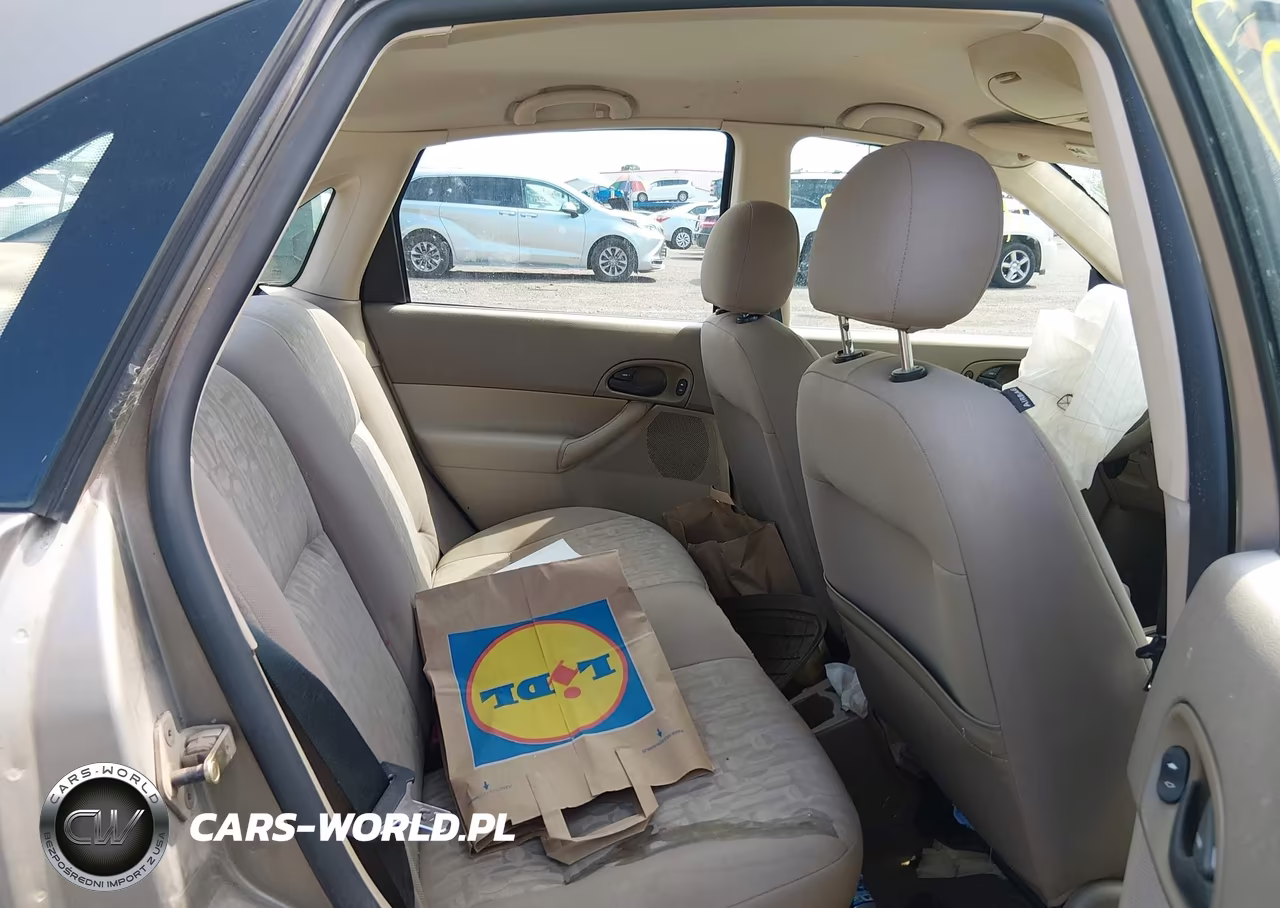 2005 Ford Focus Zx4 VIN:1FAHP34N55W233145 - 8