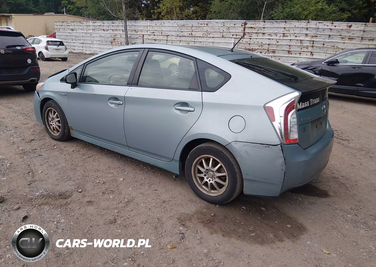 2014 Toyota Prius Two VIN:JTDKN3DU8E1753396 - 3