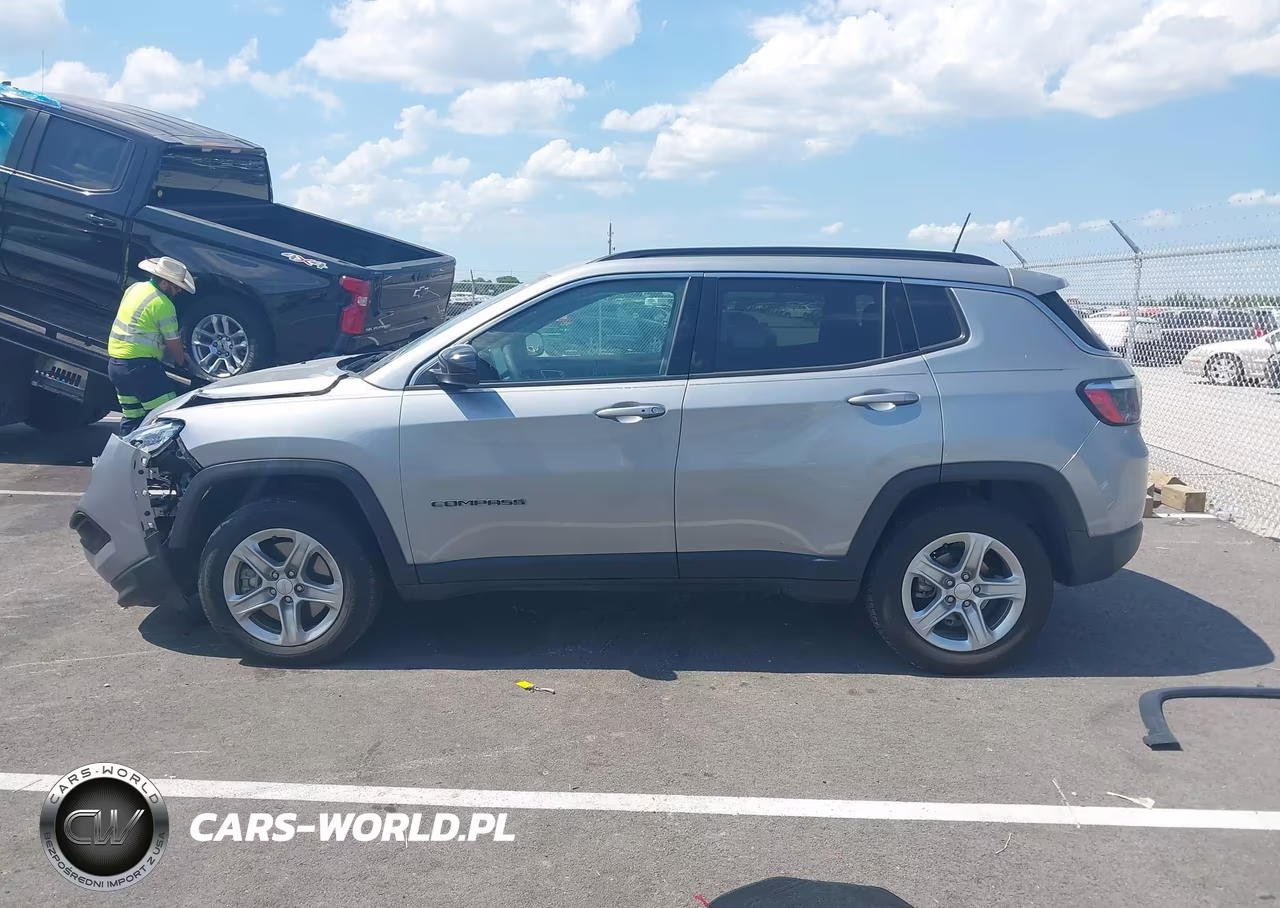 2024 Jeep Compass Latitude 4X4 VIN:3C4NJDBNXRT592638 - 14