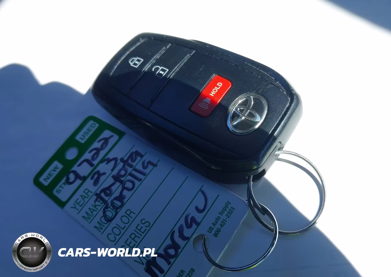 2023 Toyota Corolla Cross Le VIN:7MUBAABG3PV061183 - 11