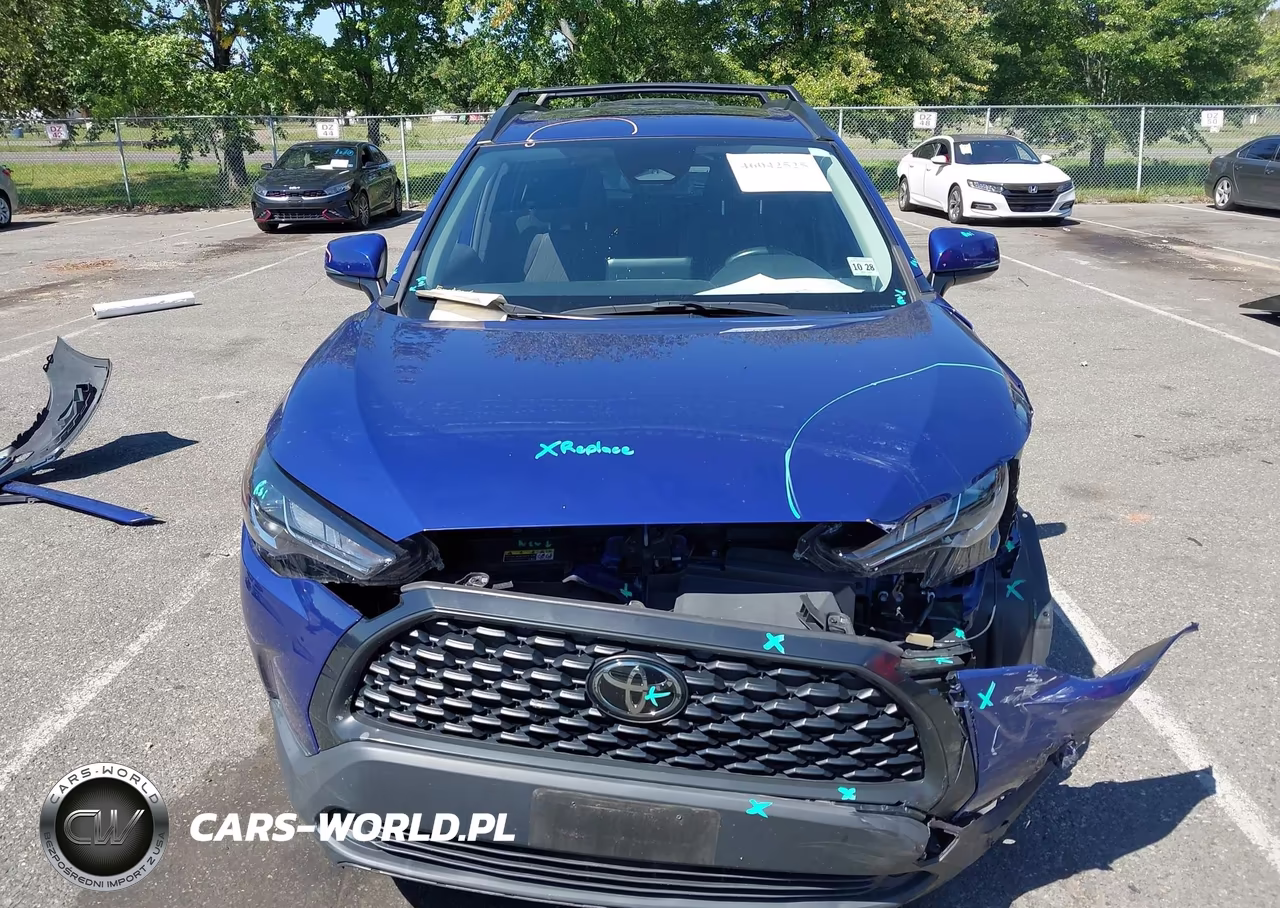 2023 Toyota Corolla Cross Le VIN:7MUBAABG3PV061183 - 12