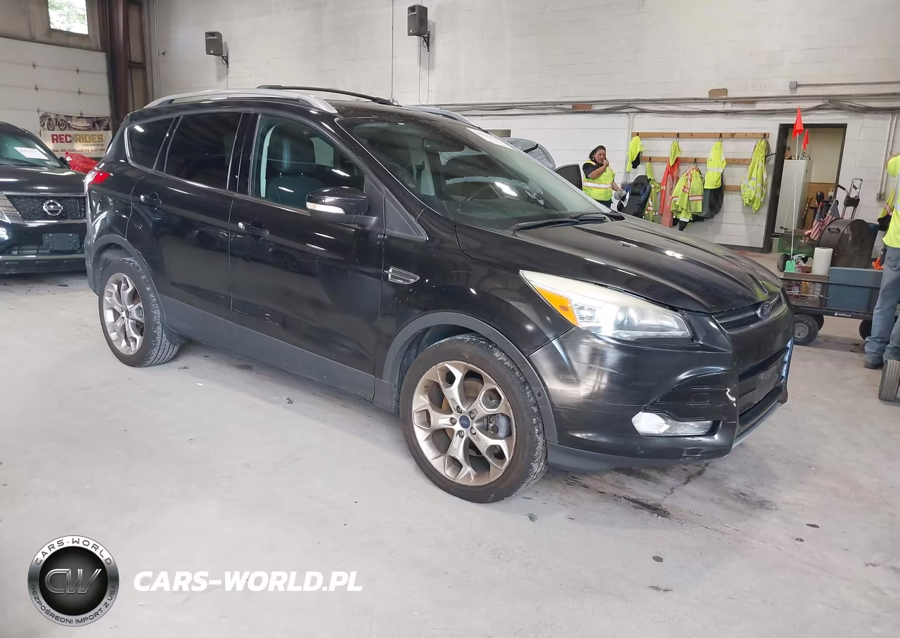2014 Ford Escape Titanium – zdjęcie 1 z 13