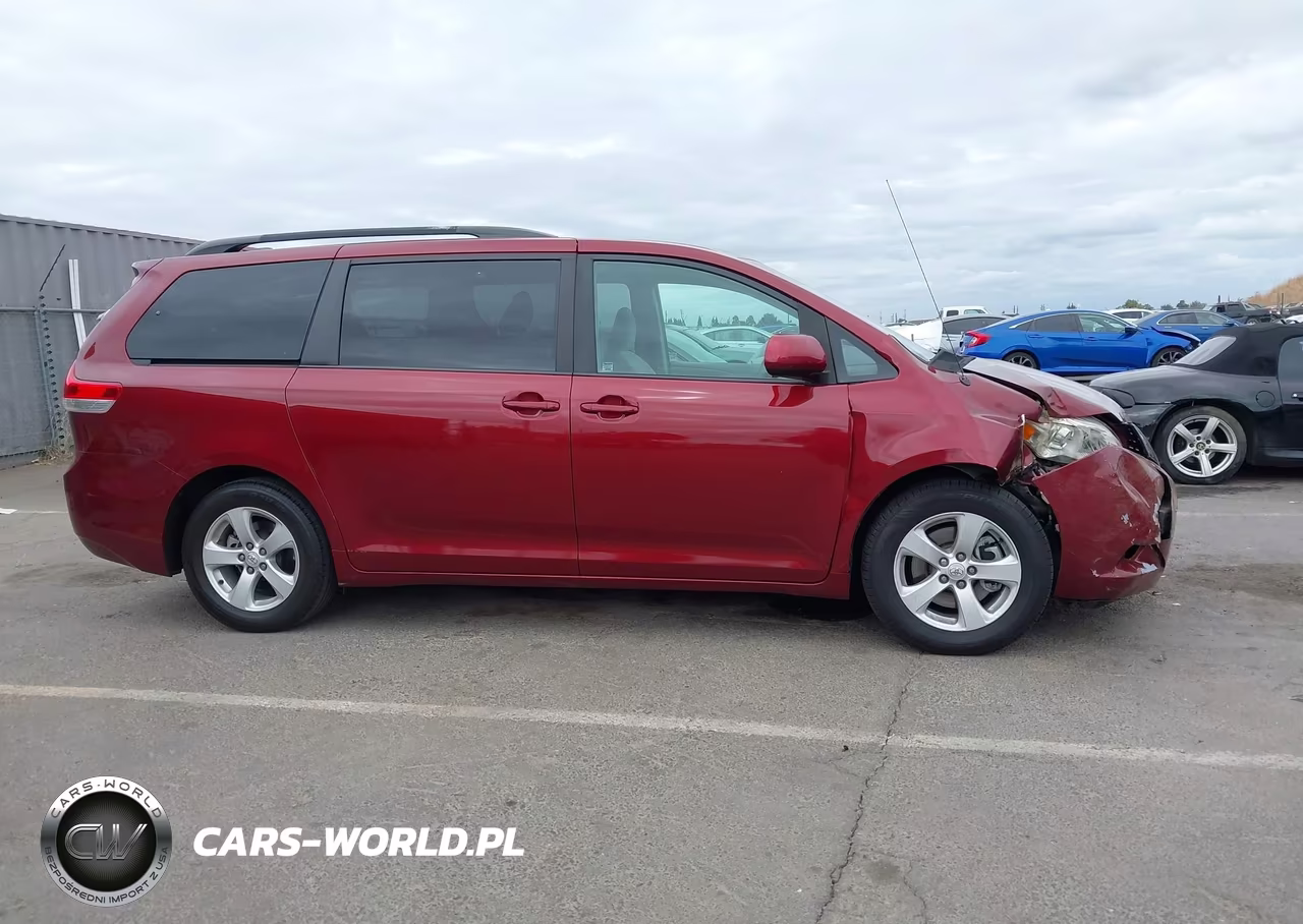 2011 Toyota Sienna Le V6 VIN:5TDKK3DC0BS092543 - 13