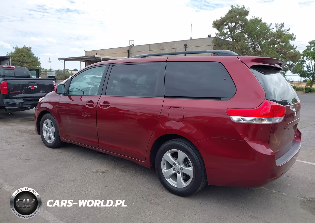 2011 Toyota Sienna Le V6 VIN:5TDKK3DC0BS092543 - 14