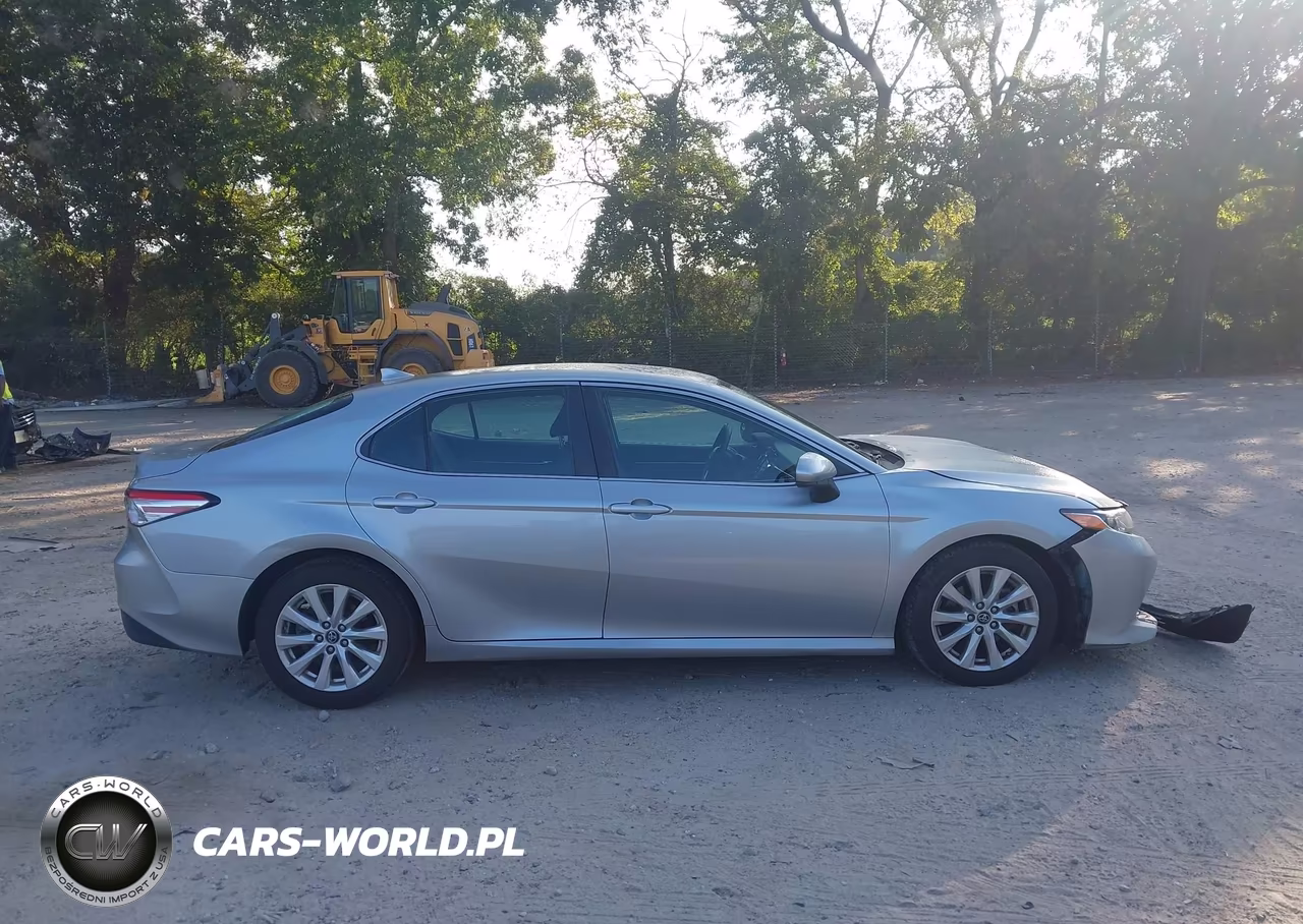 2019 Toyota Camry Le VIN:4T1B11HK2KU703673 - 13