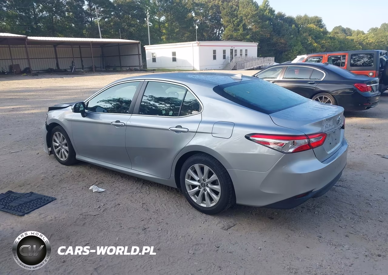 2019 Toyota Camry Le VIN:4T1B11HK2KU703673 - 3