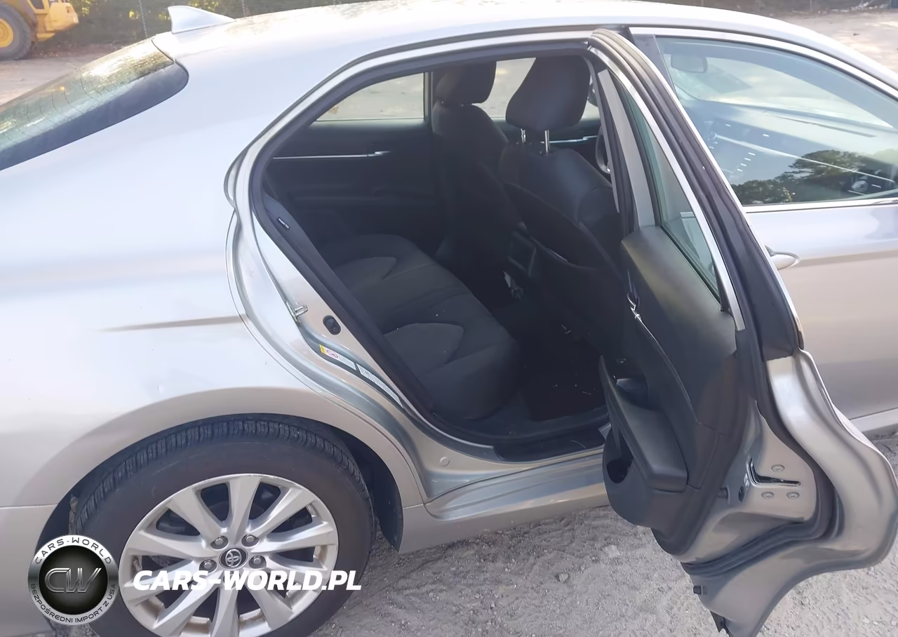 2019 Toyota Camry Le VIN:4T1B11HK2KU703673 - 8