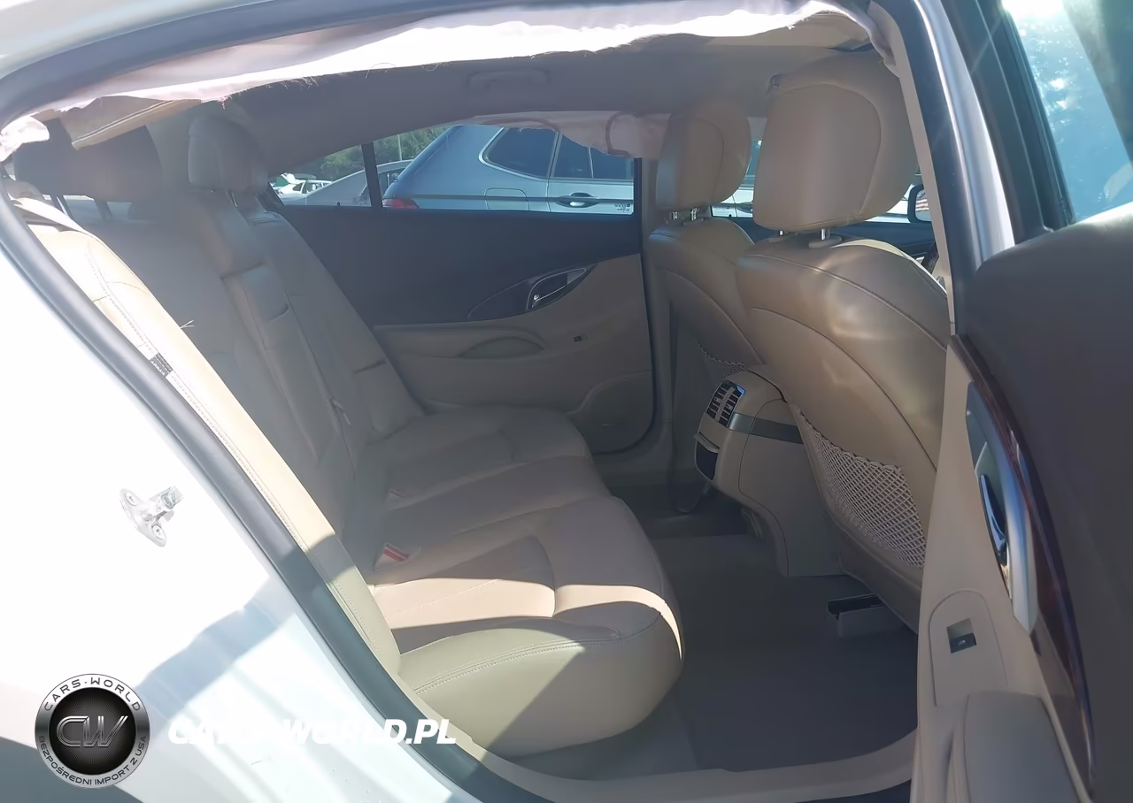 2011 Buick Lacrosse Cxs VIN:1G4GE5GDXBF268118 - 8