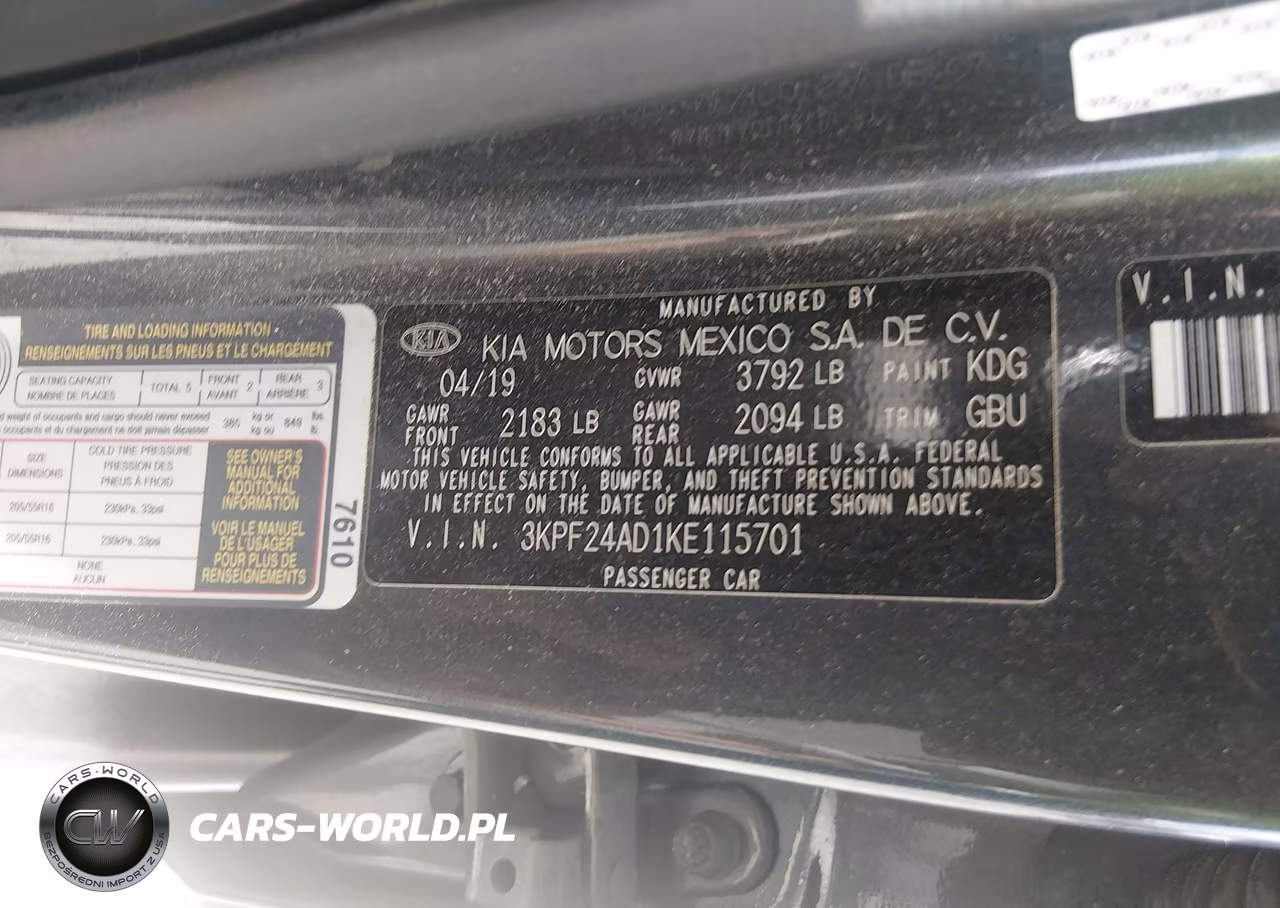 2019 Kia Forte Lxs VIN:3KPF24AD1KE115701 - 9