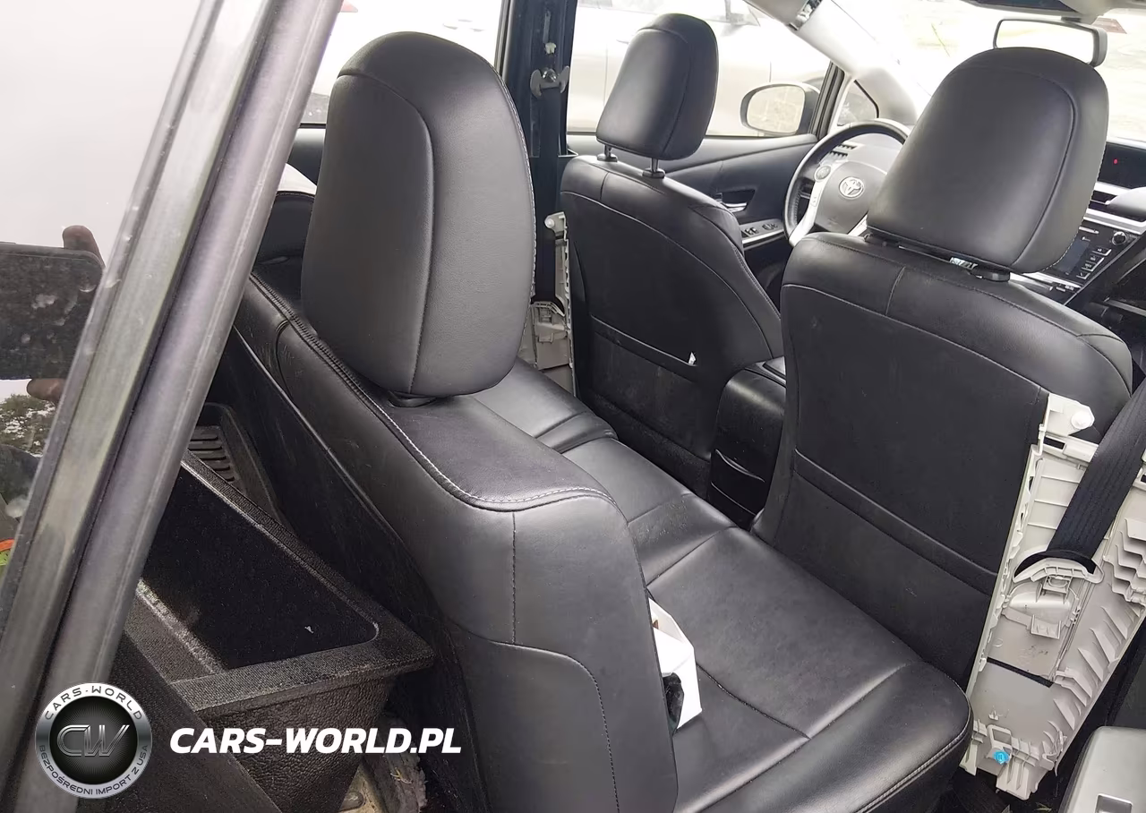 2017 Toyota Prius V Five VIN:JTDZN3EU6HJ055774 - 8