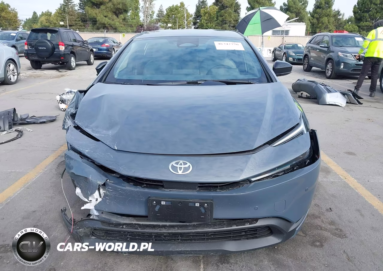 2026 Toyota Prius Le VIN:JTDACAAU0T3079790 - 13