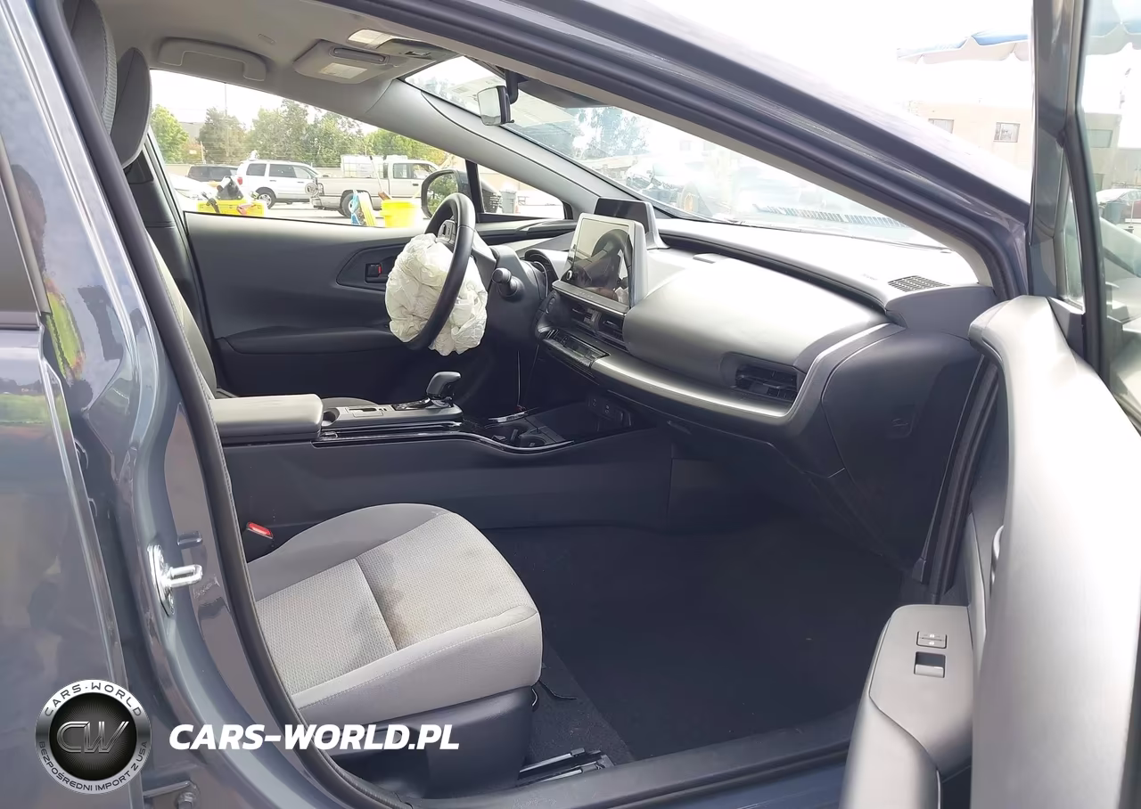 2026 Toyota Prius Le VIN:JTDACAAU0T3079790 - 5