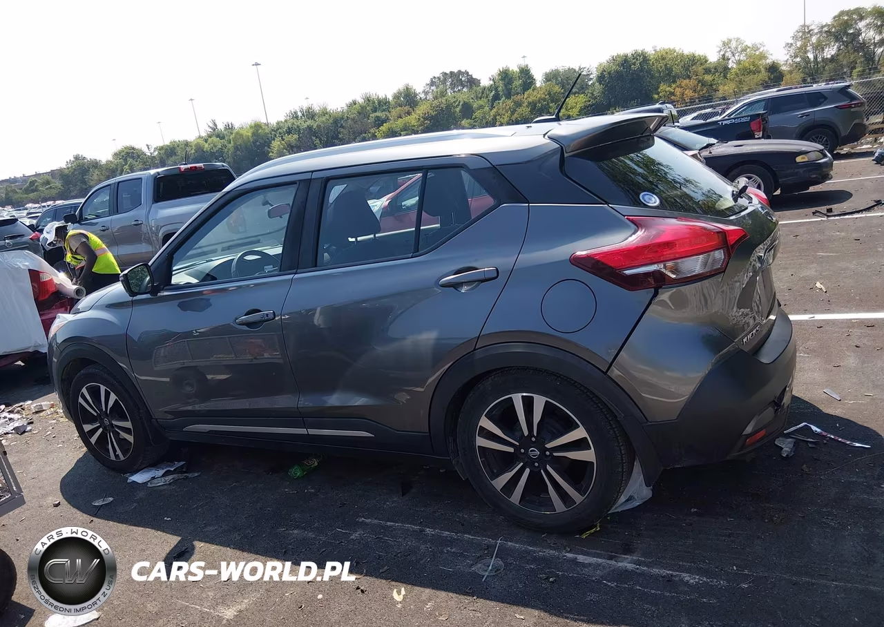 2018 Nissan Kicks Sr VIN:3N1CP5CU9JL501934 - 14