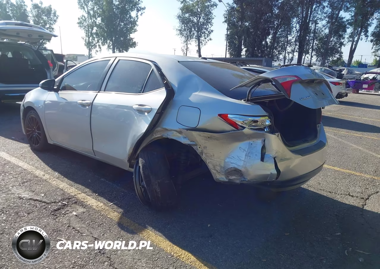 2014 Toyota Corolla Le Plus VIN:5YFBURHE7EP051655 - 3