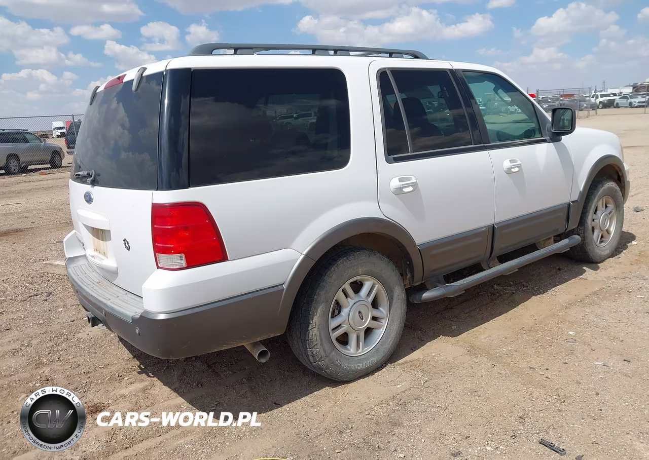 2005 Ford Expedition Xlt VIN:1FMFU15565LB13347 - 4