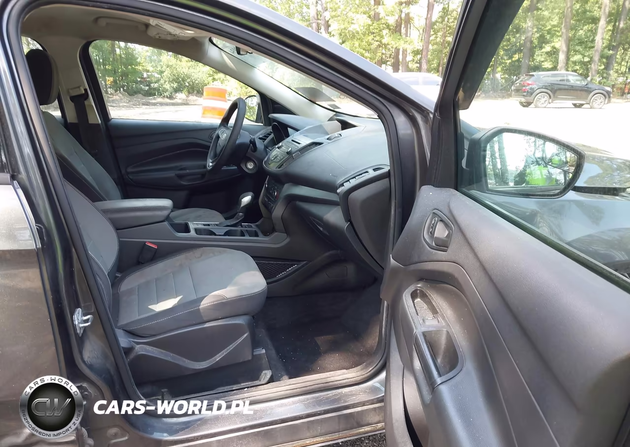 2017 Ford Escape S VIN:1FMCU0F70HUE25580 - 5