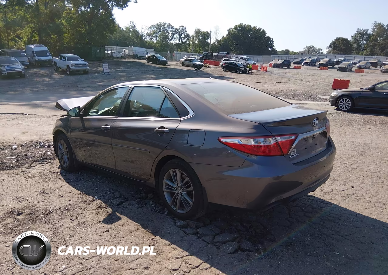 2017 Toyota Camry Se VIN:4T1BF1FK6HU367328 - 3