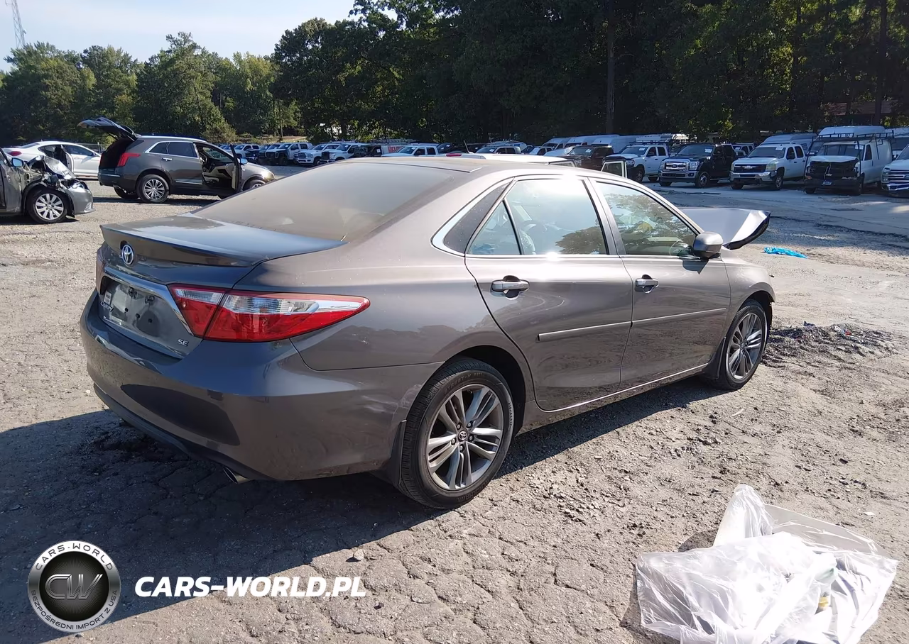 2017 Toyota Camry Se VIN:4T1BF1FK6HU367328 - 4