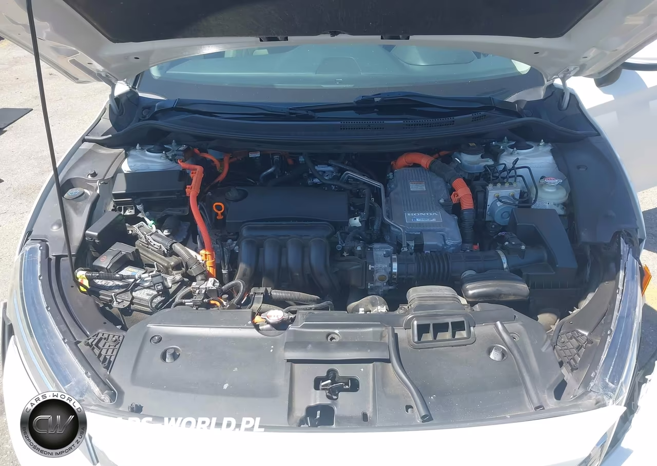 2018 Honda Clarity Plug-In Hybrid Touring VIN:JHMZC5F35JC010115 - 10