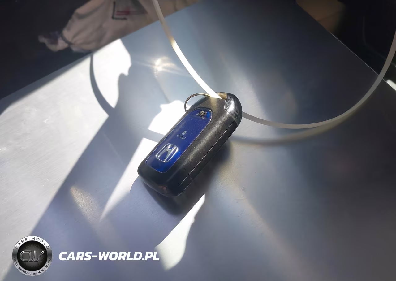 2018 Honda Clarity Plug-In Hybrid Touring VIN:JHMZC5F35JC010115 - 11