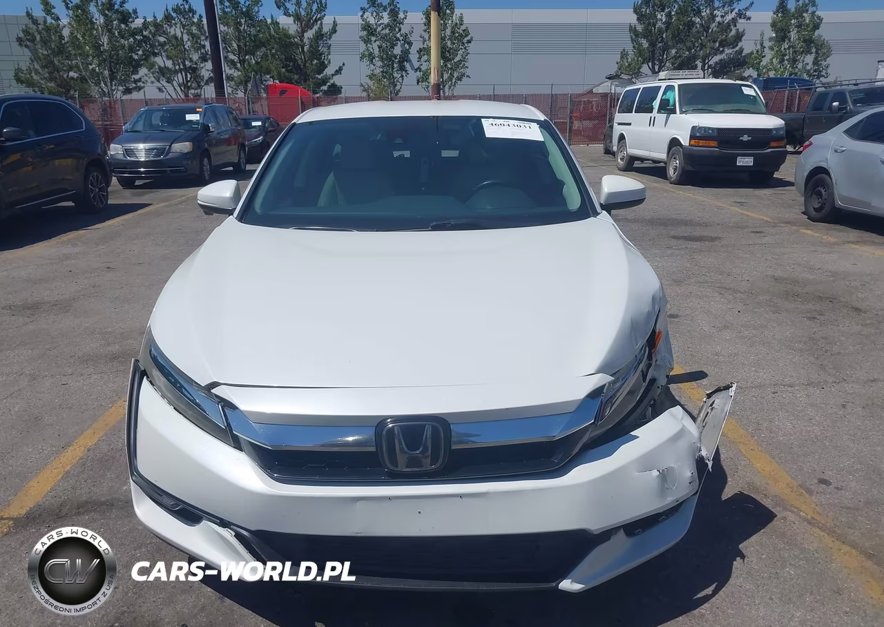 2018 Honda Clarity Plug-In Hybrid Touring VIN:JHMZC5F35JC010115 - 12