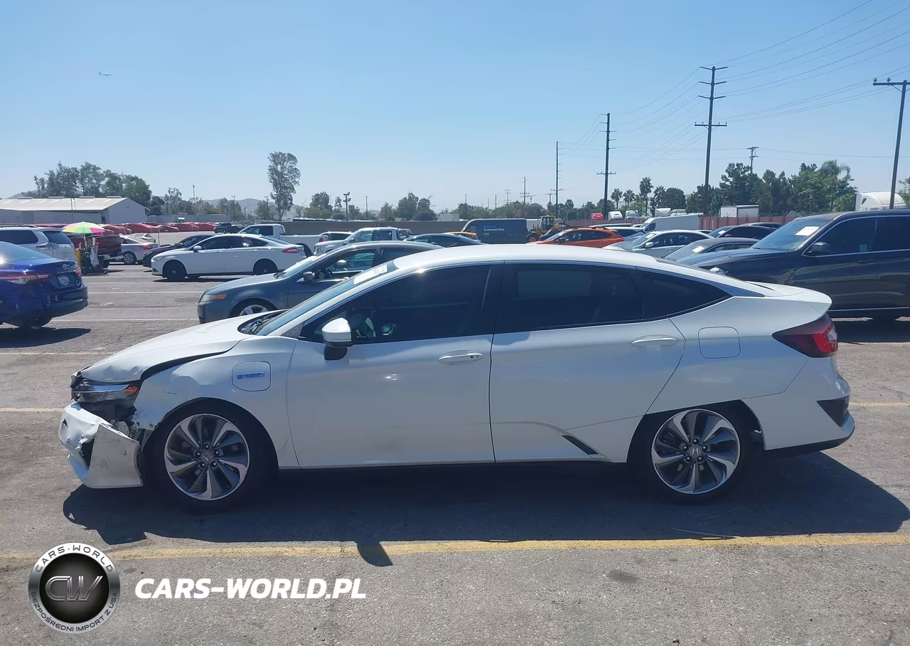 2018 Honda Clarity Plug-In Hybrid Touring VIN:JHMZC5F35JC010115 - 14