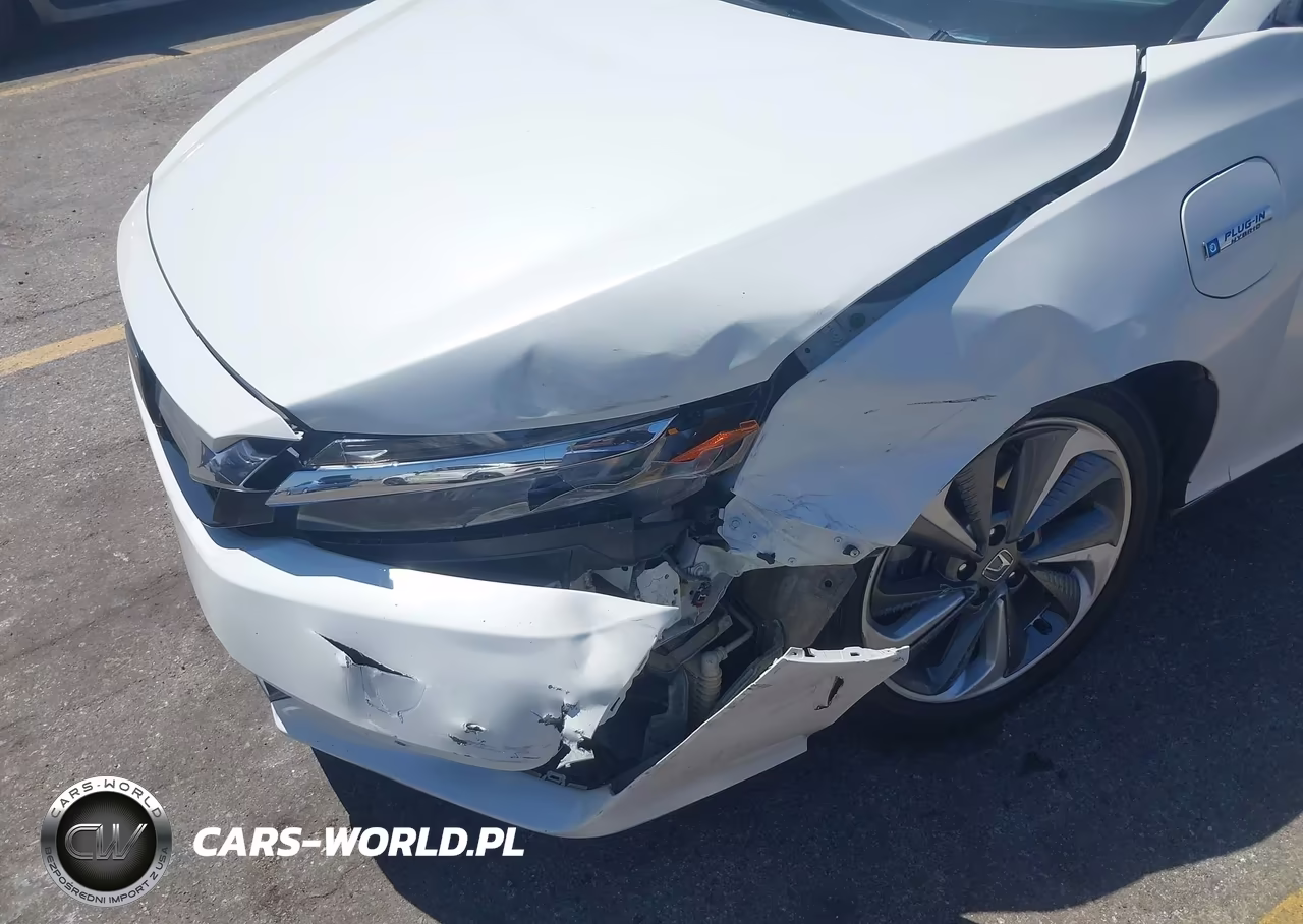 2018 Honda Clarity Plug-In Hybrid Touring VIN:JHMZC5F35JC010115 - 6