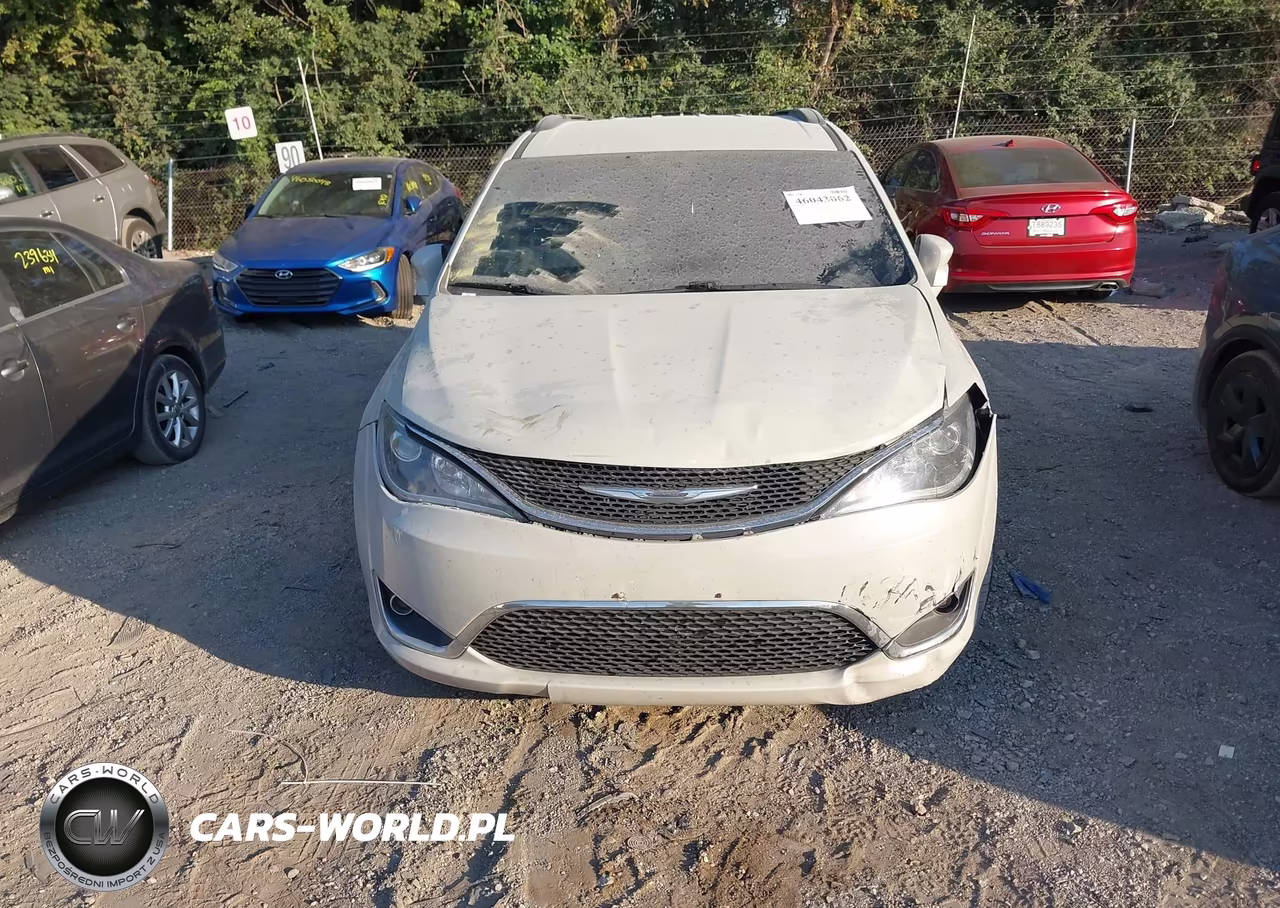 2017 Chrysler Pacifica Touring-L VIN:2C4RC1BG7HR634194 - 12