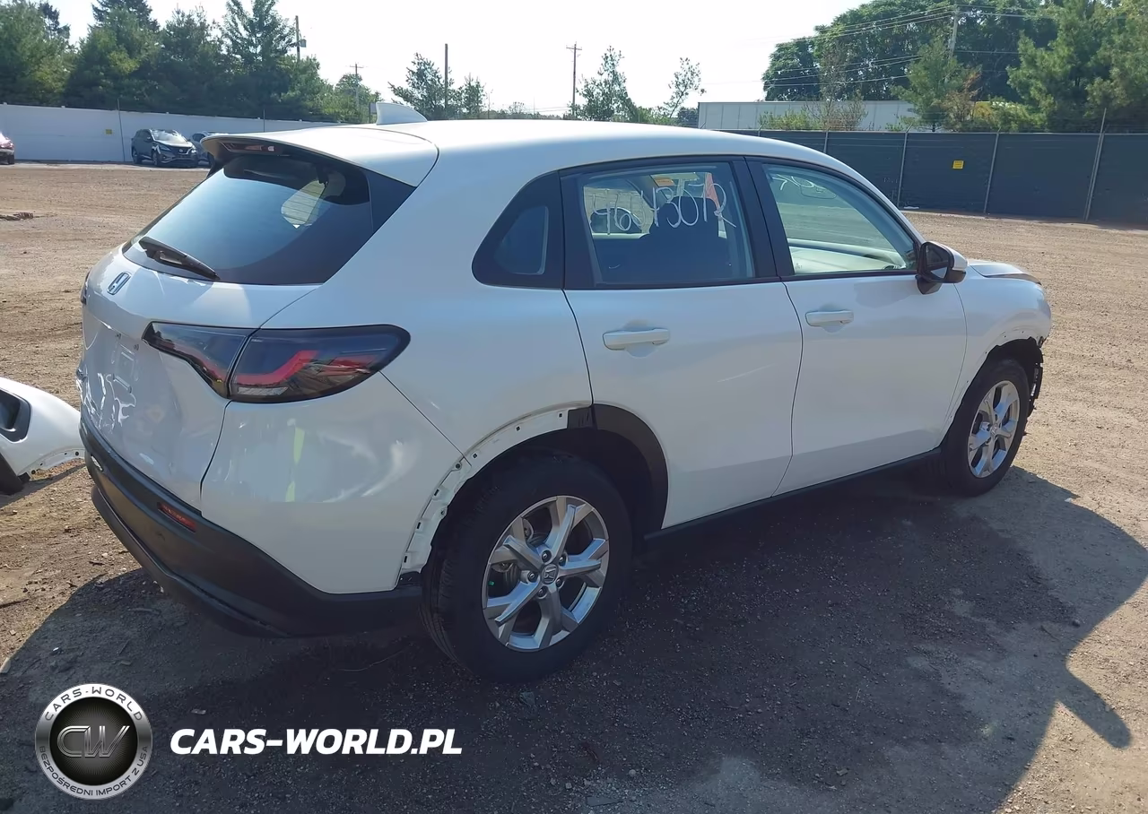 2025 Honda Hr-V Awd Lx VIN:3CZRZ2H35SM726177 - 4