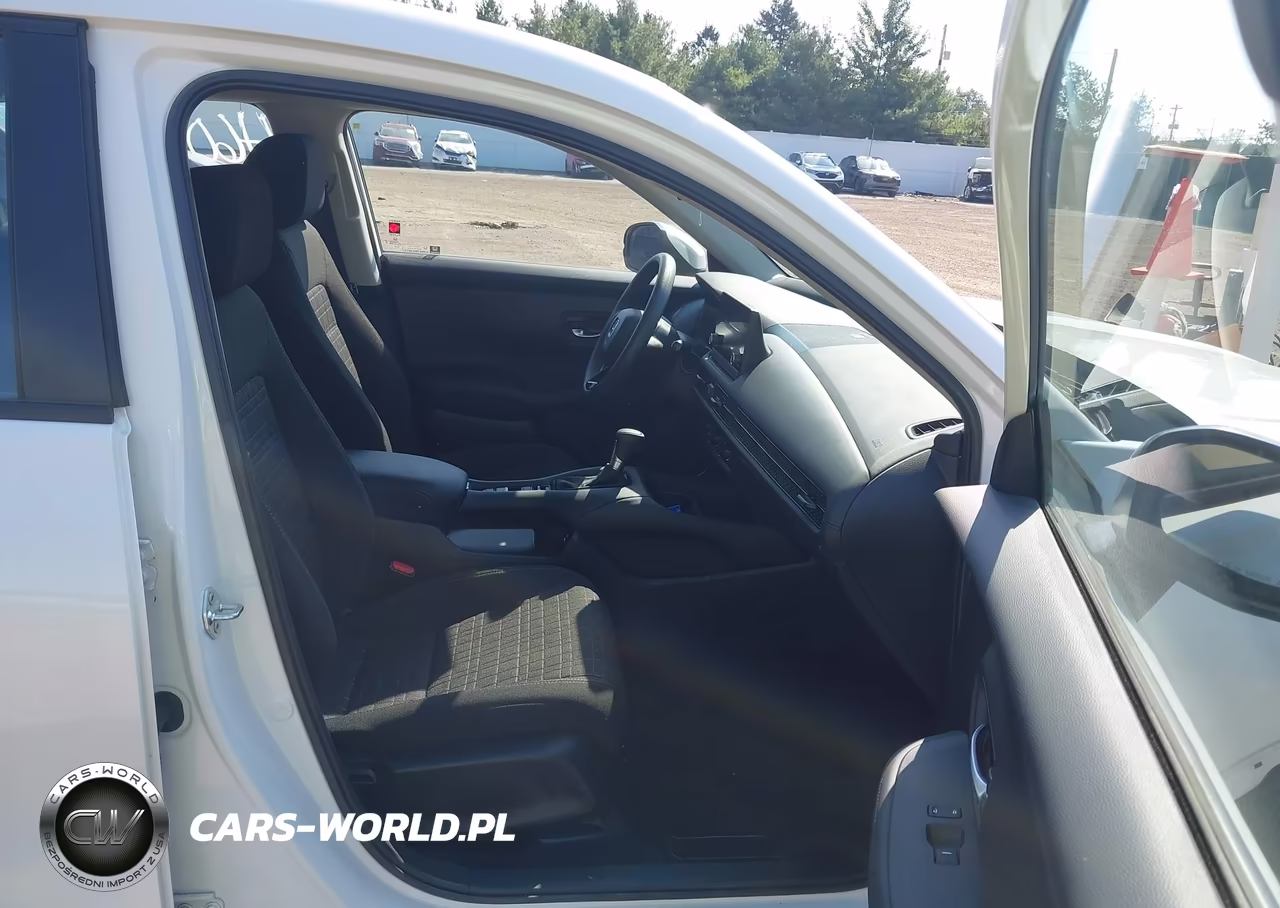 2025 Honda Hr-V Awd Lx VIN:3CZRZ2H35SM726177 - 5