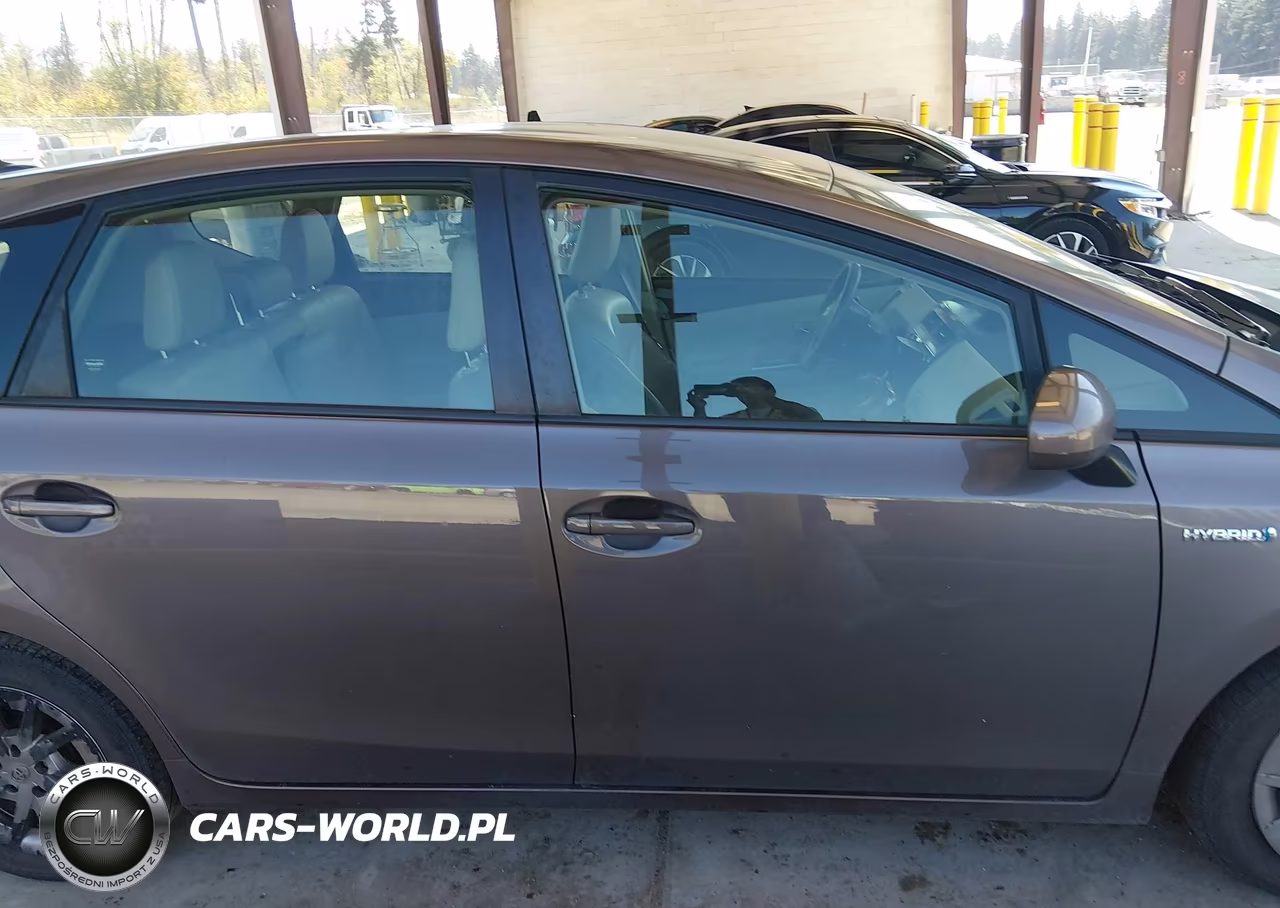 2015 Toyota Prius V Four VIN:JTDZN3EU6FJ019922 - 13