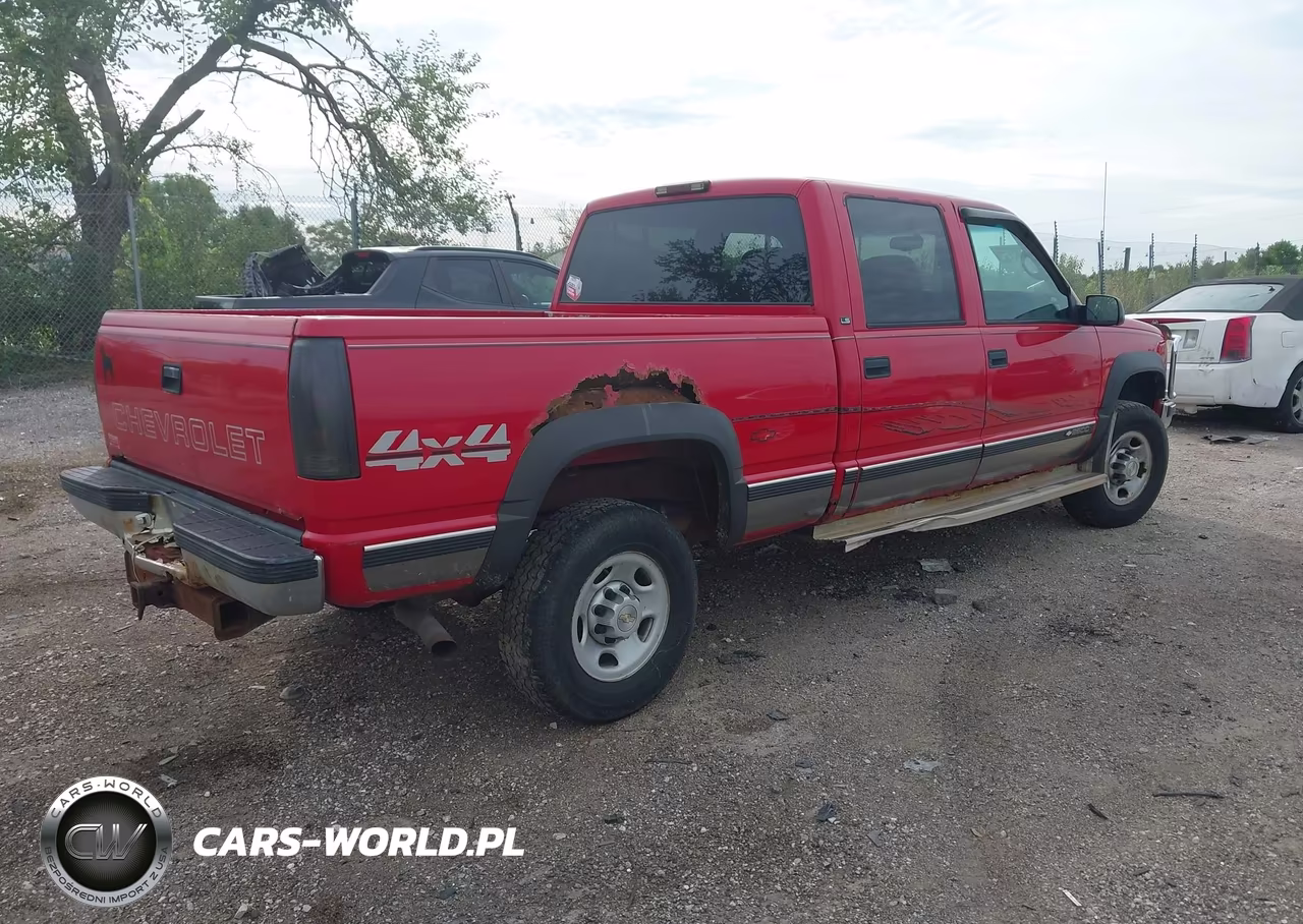 2000 Chevrolet K2500 VIN:1GCGK23R8YF520048 - 4