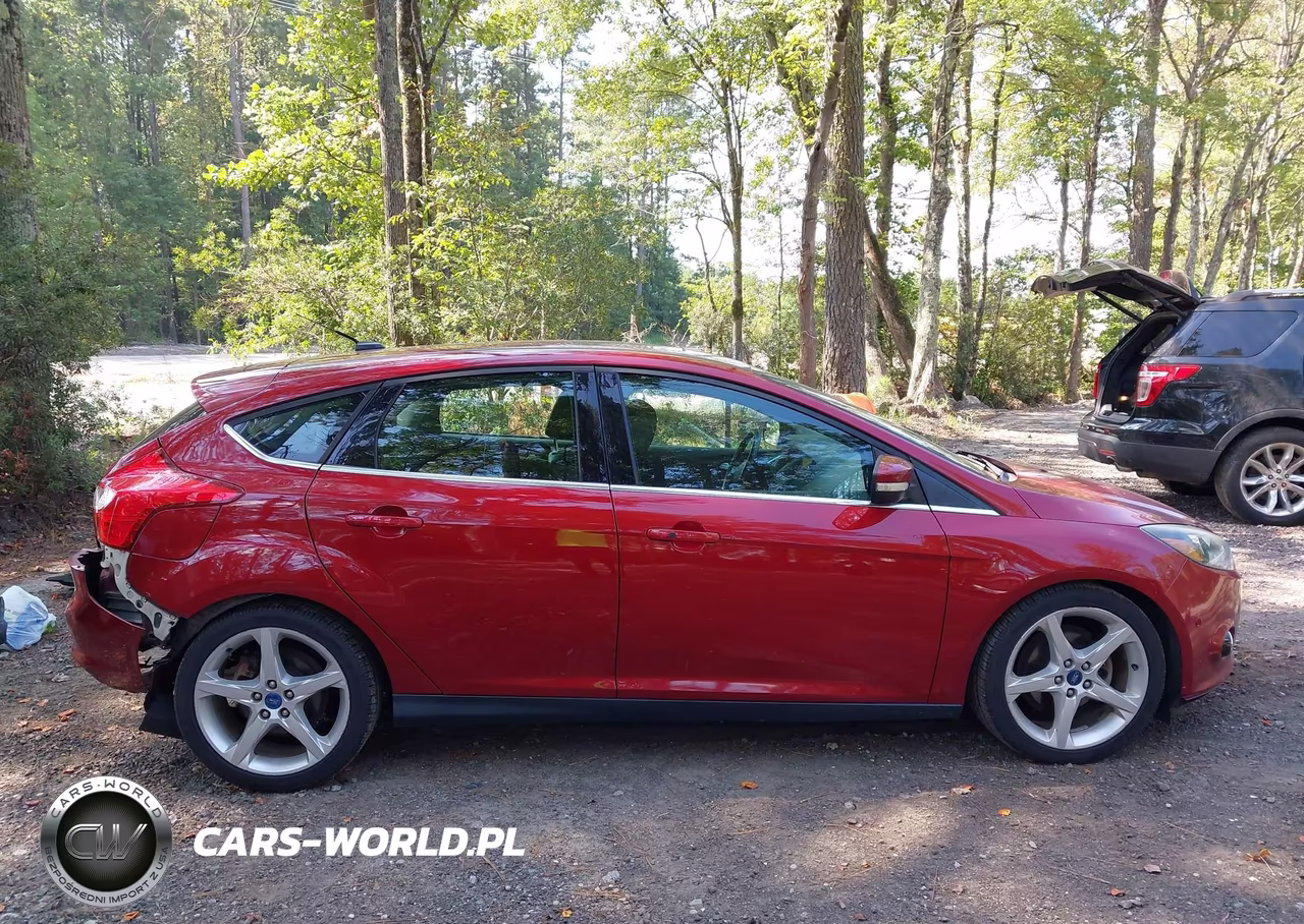 2013 Ford Focus Titanium VIN:1FADP3N23DL241392 - 13