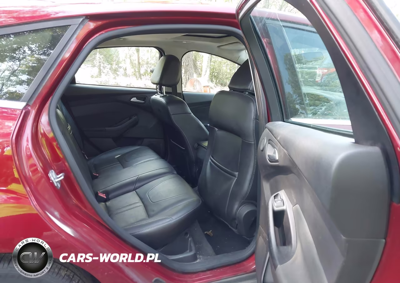 2013 Ford Focus Titanium VIN:1FADP3N23DL241392 - 8
