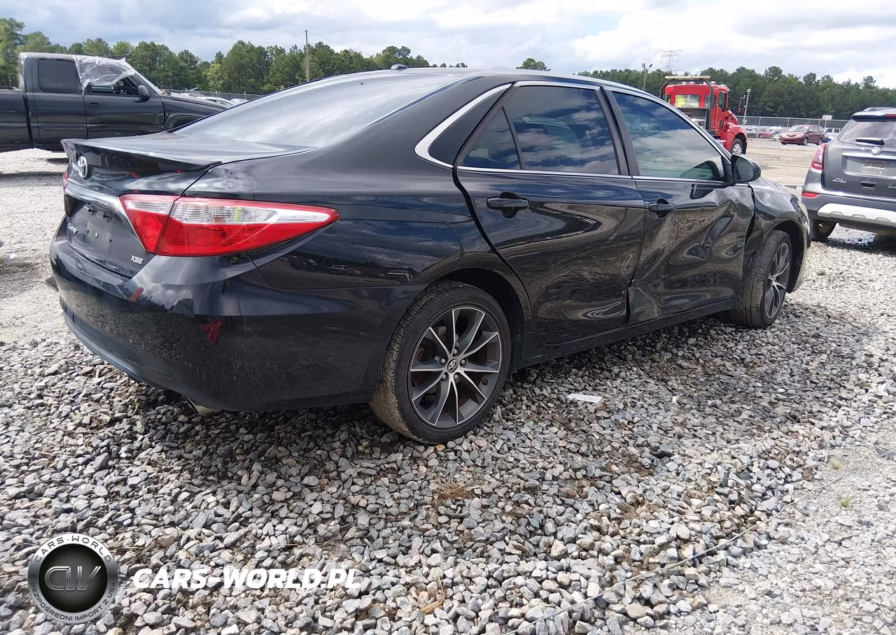 2015 Toyota Camry Xse VIN:4T1BF1FK9FU934368 - 4
