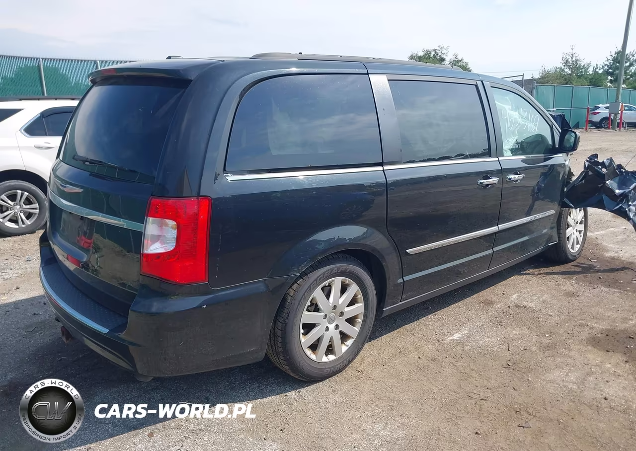 2015 Chrysler Town & Country Touring VIN:2C4RC1BG4FR590832 - 4