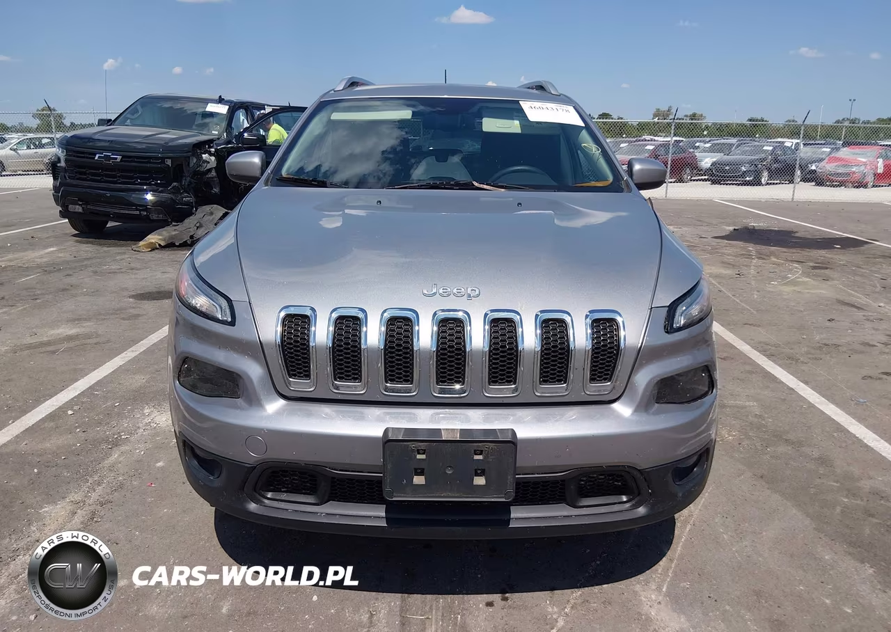 2015 Jeep Cherokee Latitude VIN:1C4PJMCB8FW558703 - 12