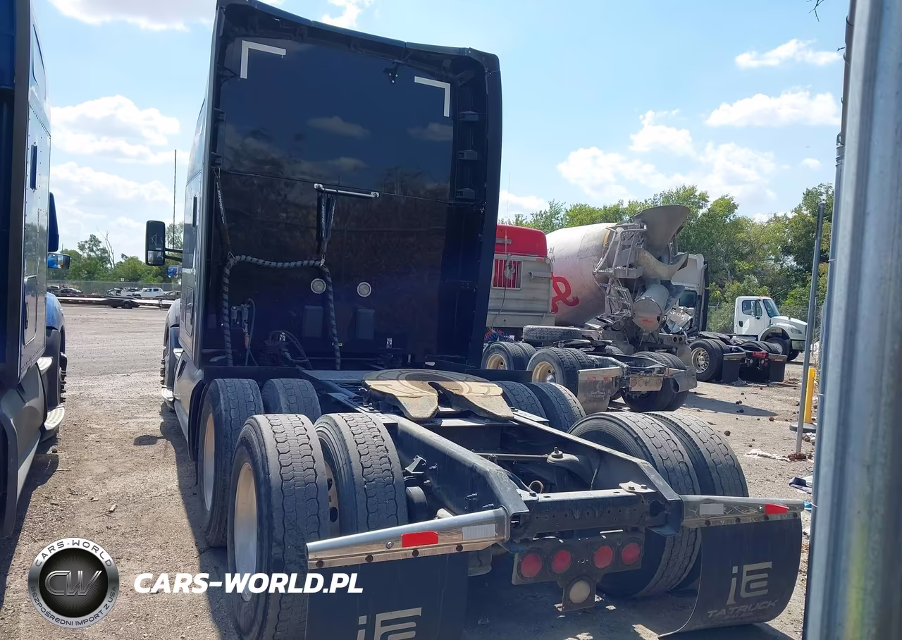 2018 Kenworth T680 VIN:1XKYDP9XXJJ222089 - 13