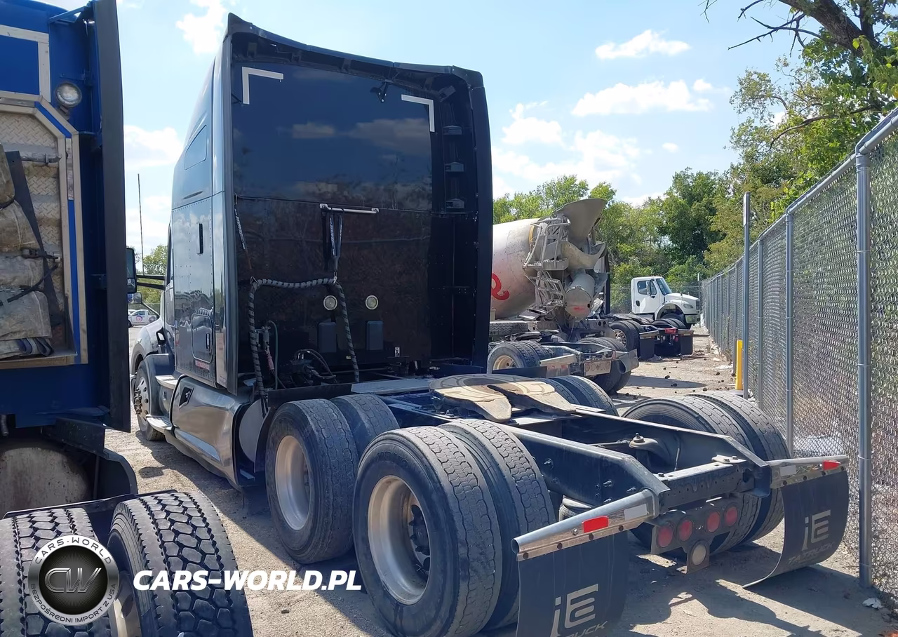 2018 Kenworth T680 VIN:1XKYDP9XXJJ222089 - 3