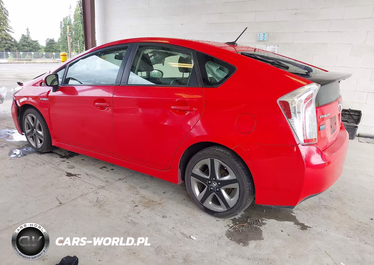 2015 Toyota Prius Persona Series Special Edition VIN:JTDKN3DU3F0399228 - 3