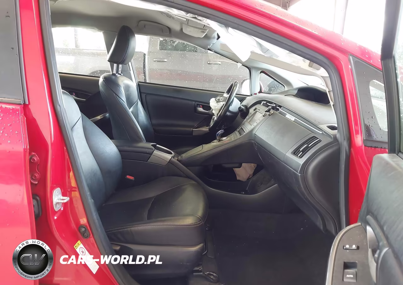 2015 Toyota Prius Persona Series Special Edition VIN:JTDKN3DU3F0399228 - 5
