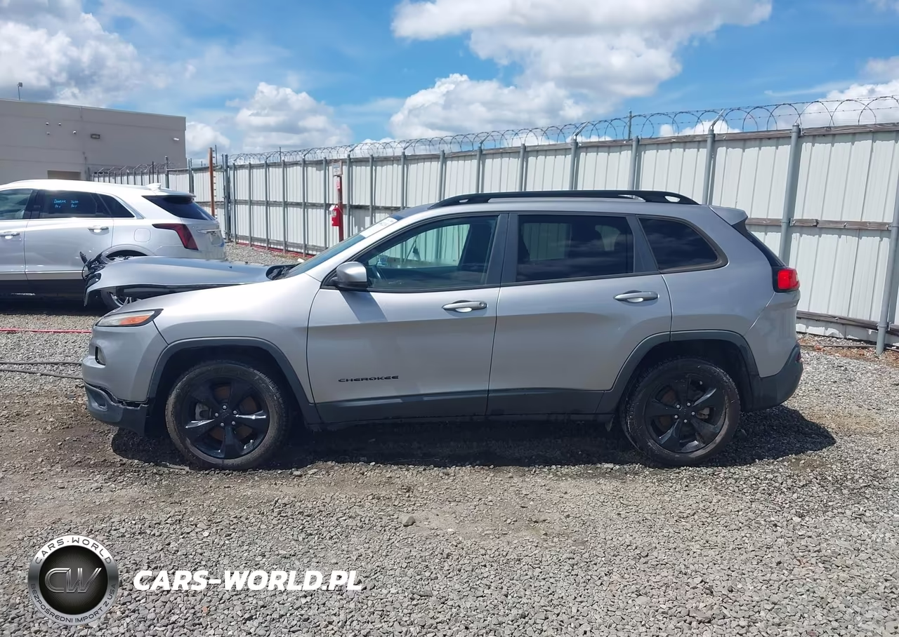 2016 Jeep Cherokee Altitude VIN:1C4PJLCB1GW222113 - 14
