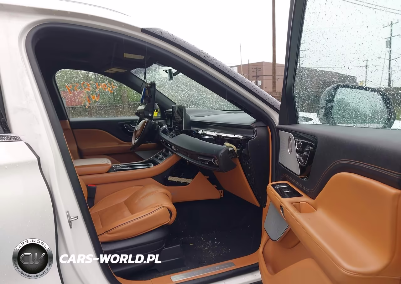 2023 Lincoln Aviator Black Label VIN:5LM5J9XC5PGL13532 - 5