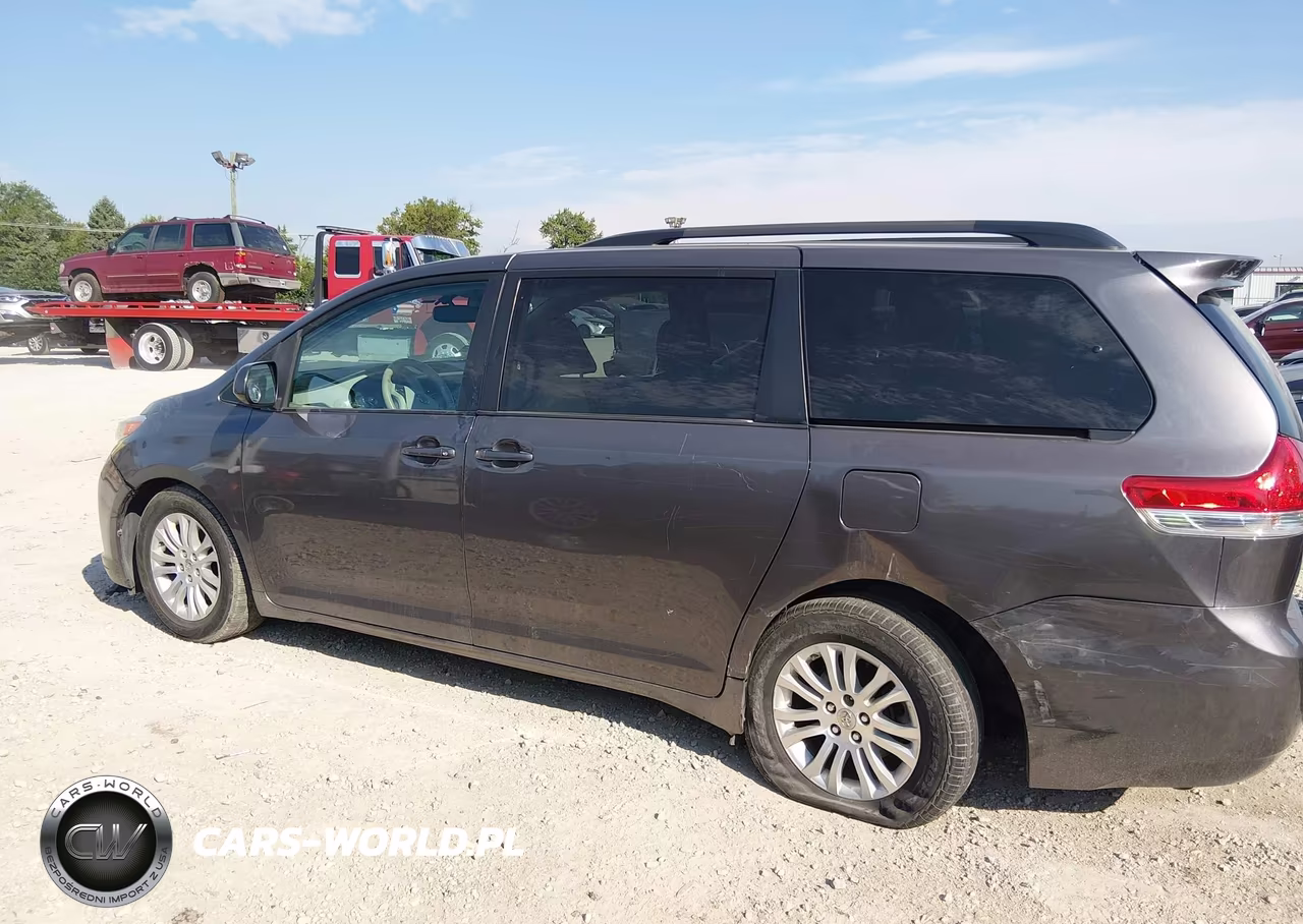 2014 Toyota Sienna Xle V6 8 Passenger VIN:5TDYK3DC1ES456709 - 14