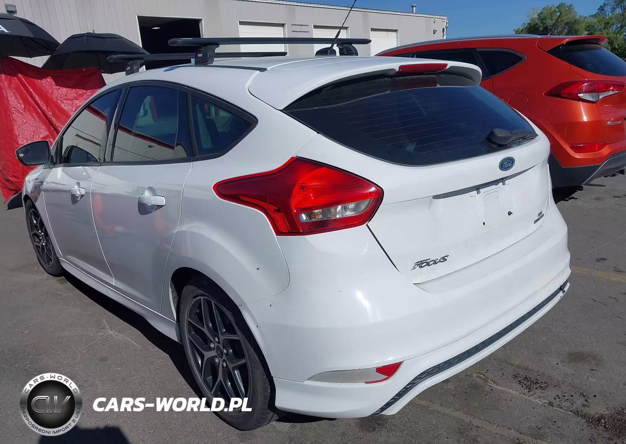 2015 Ford Focus Se VIN:1FADP3K25FL230479 - 3